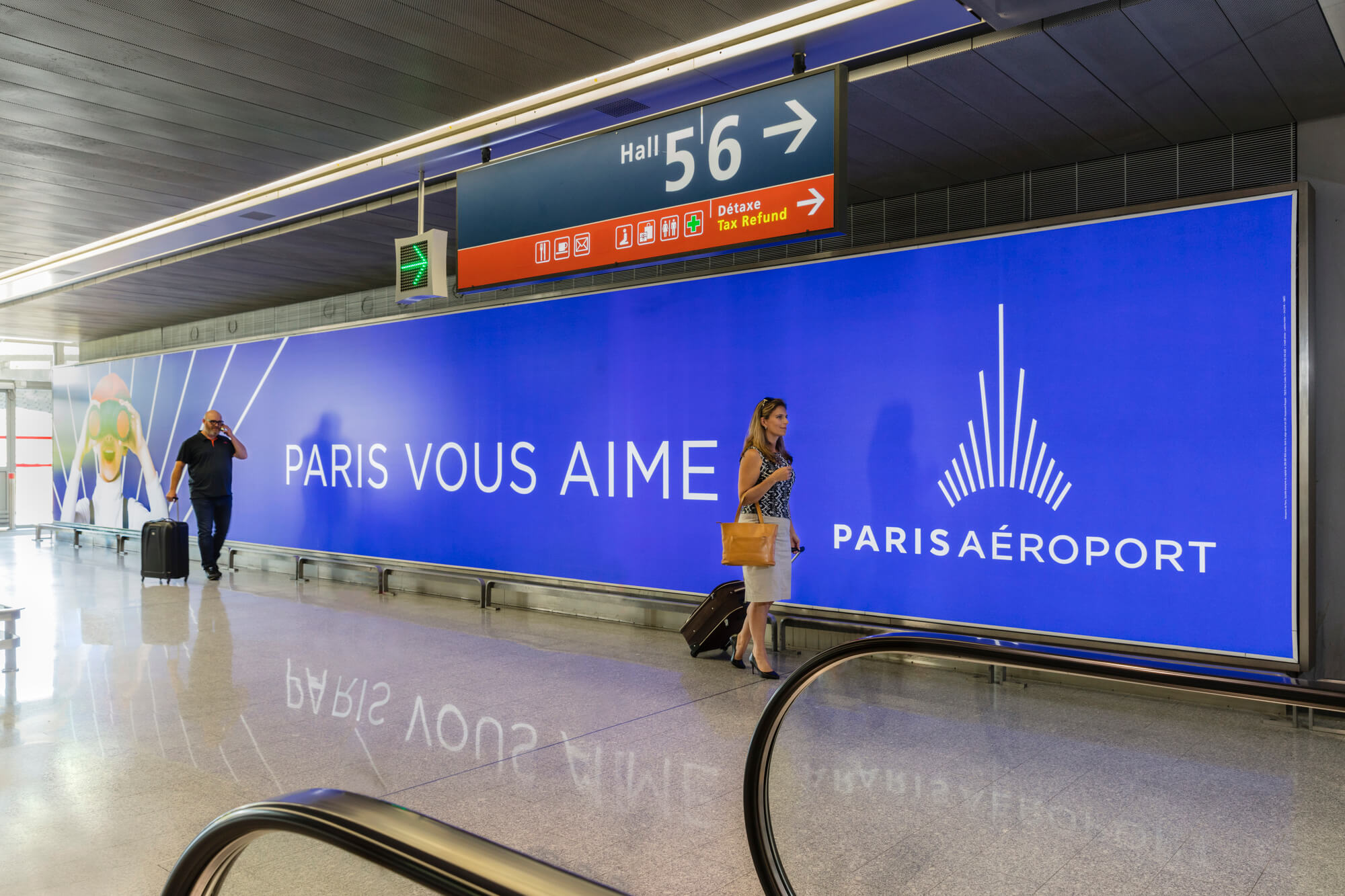 Paris Aéroport signage at Paris-Charles de Gaulle, Terminal 1 (©Sylvain Cambon, Groupe ADP)